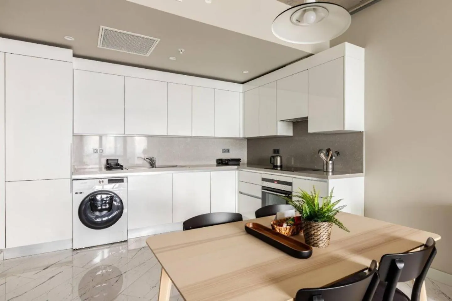 Beautiful Deluxe 1Bd Condo Poolgymparking! #373 Istanbul Lejlighed